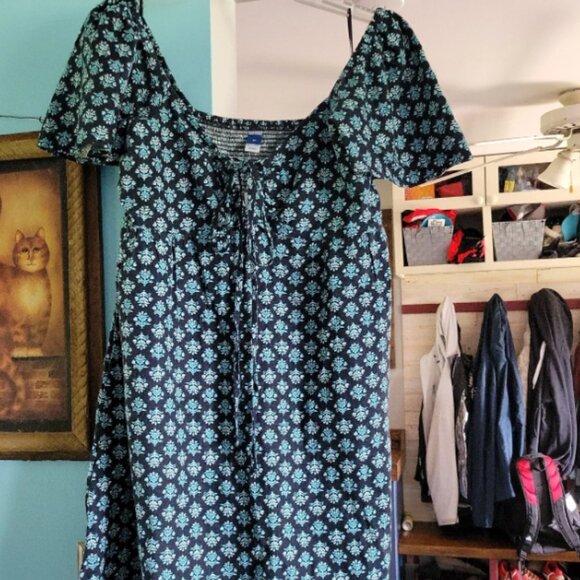 Dresses & Skirts - Womens size Medium dress. New